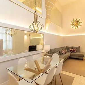 https://la-casa-de-los-arcos-centro-jerez-garage-opcional.hotelsincadiz.net